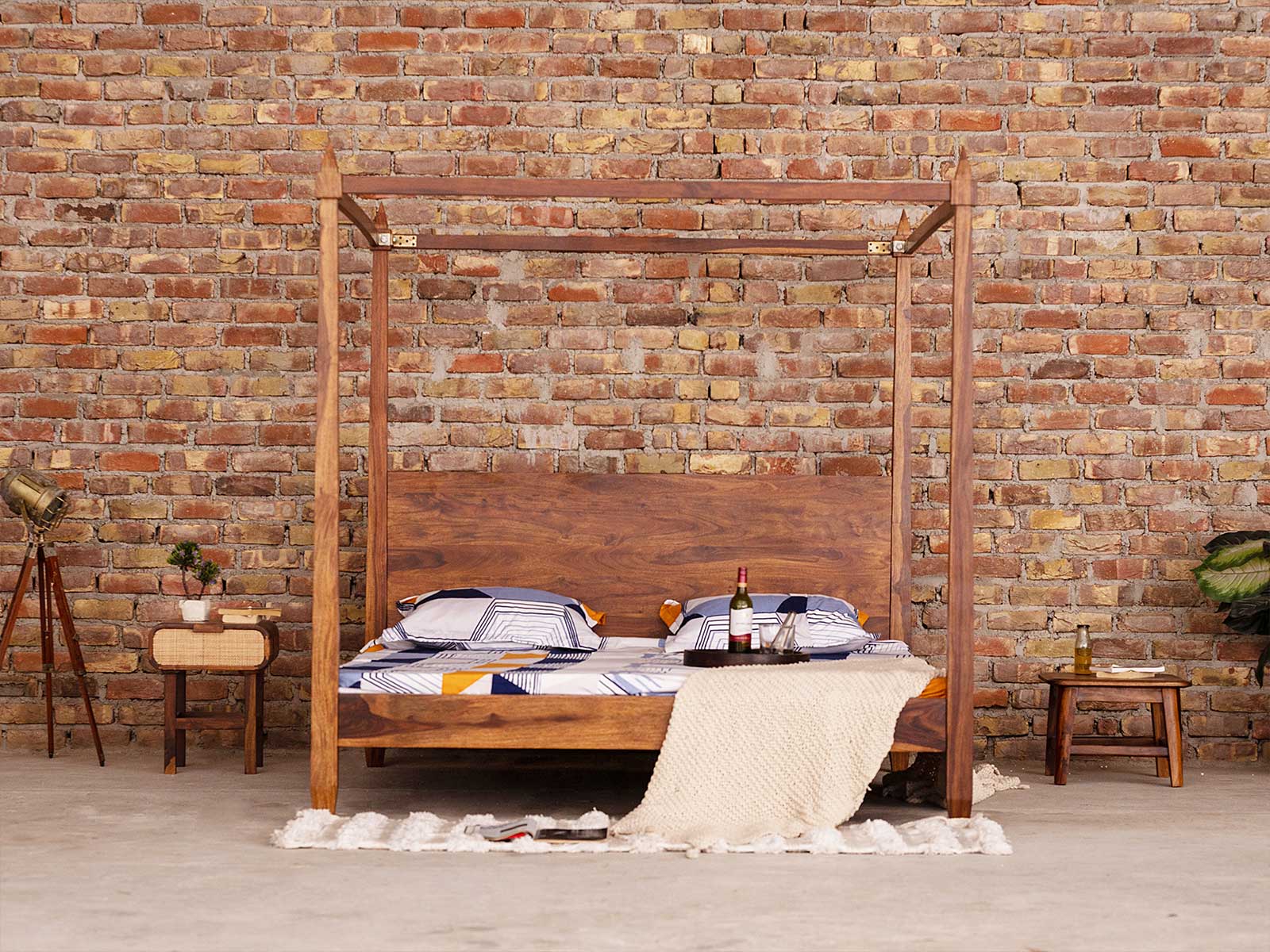 Duraster Amber Sheesham Wood Poster Bed