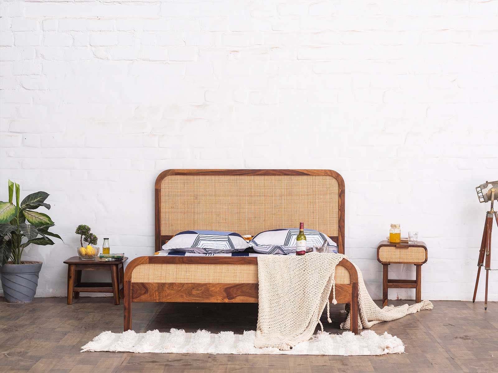 Duraster El Monte Solid Wood Rattan Bed - Image 2
