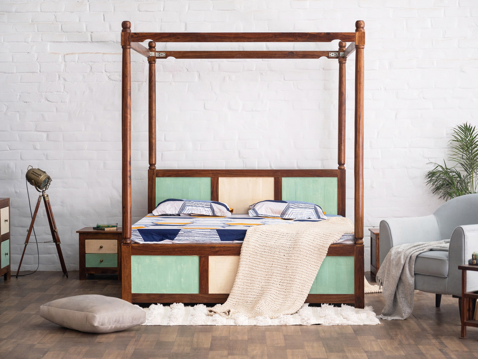 Four Poster Bed
