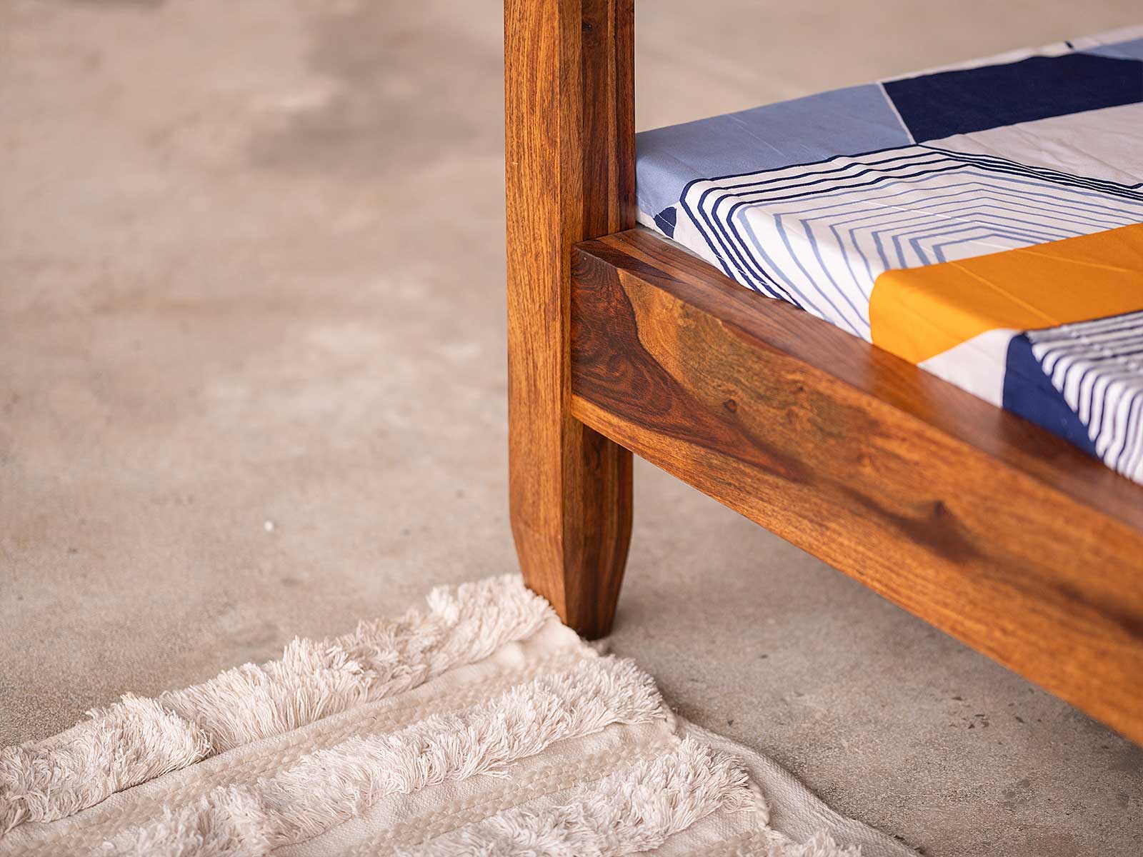 Duraster Amber Sheesham Wood Poster Bed - Image 5